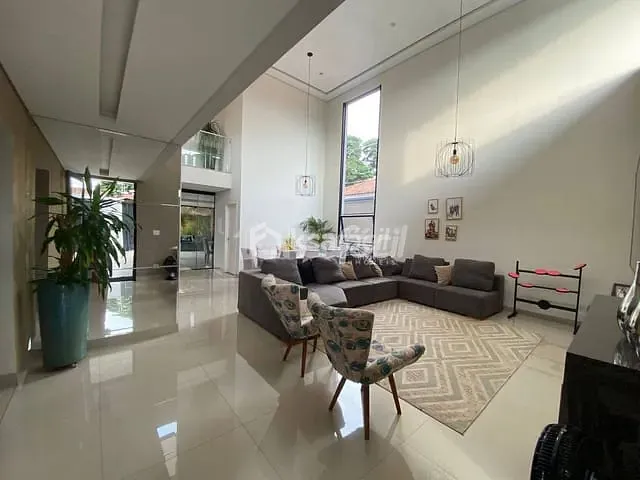 Sobrado com 360m² 4 quartos e 4 banheiros, à venda, no bairro Vila Carvalho em Campo Grande