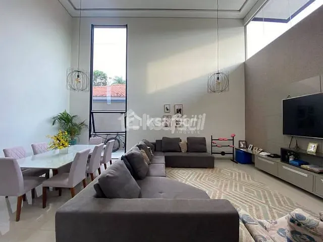 Sobrado com 360m² 4 quartos e 4 banheiros, à venda, no bairro Vila Carvalho em Campo Grande