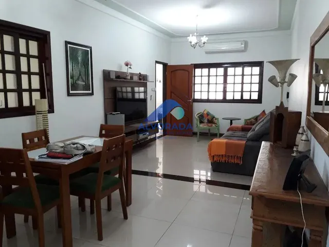 Sobrado com 160m² 3 quartos e 1 banheiro, à venda, no bairro Jardim Satélite em São José Dos Campos