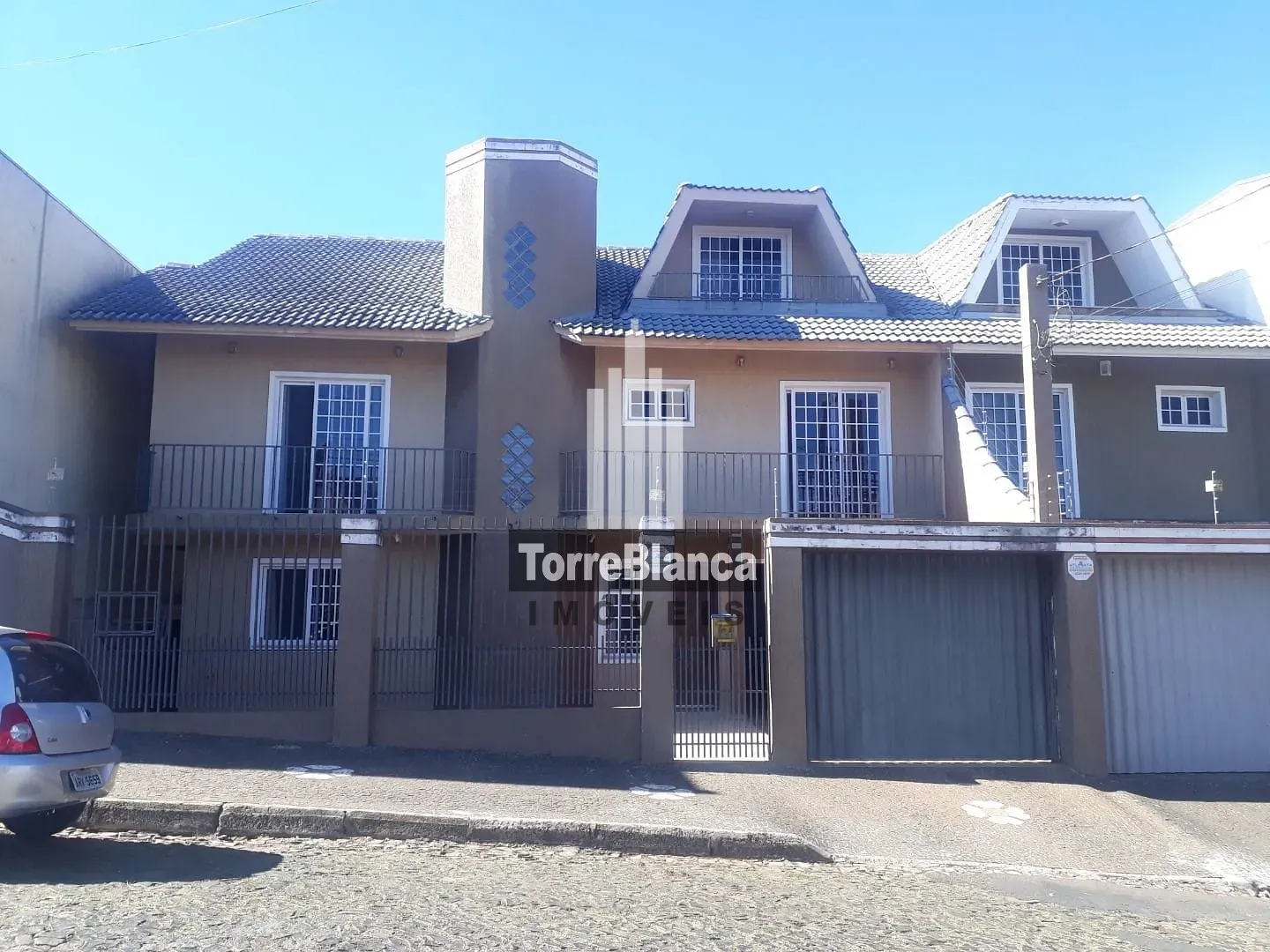 Sobrado, 3 quartos, 209 m² - Foto 1
