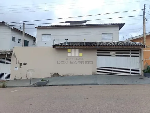 Sobrado com 180m² 3 quartos e 1 banheiro, para alugar, no bairro Vila Santana em Sumaré