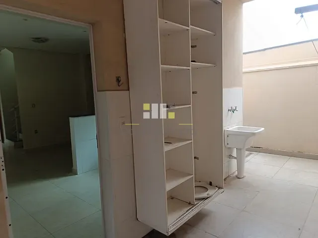 Sobrado com 180m² 3 quartos e 1 banheiro, para alugar, no bairro Vila Santana em Sumaré