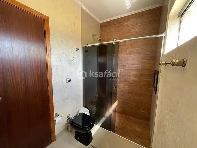 Sobrado com 360m² 3 quartos e 2 banheiros, à venda, no bairro Vila Bandeirante em Campo Grande