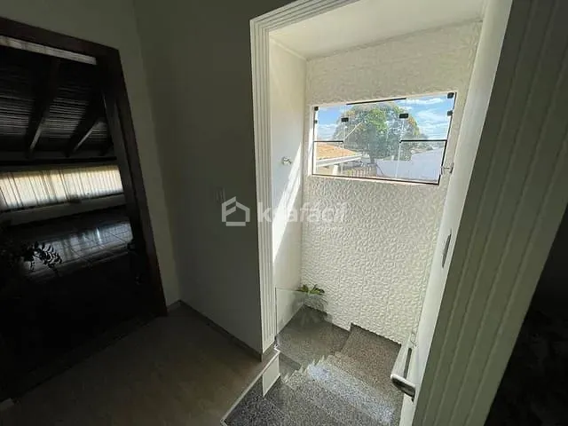 Sobrado com 360m² 3 quartos e 2 banheiros, à venda, no bairro Vila Bandeirante em Campo Grande