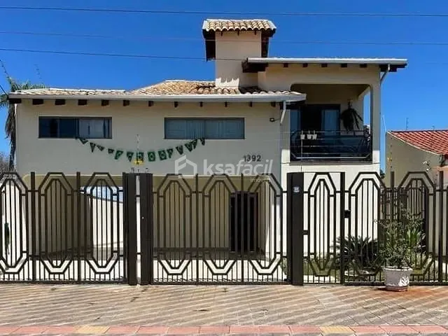 Sobrado com 360m² 3 quartos e 2 banheiros, à venda, no bairro Vila Bandeirante em Campo Grande