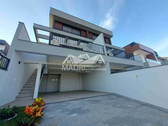 Sobrado com 156m² 3 quartos e 2 banheiros, à venda, no bairro São Sebastião em Palhoça
