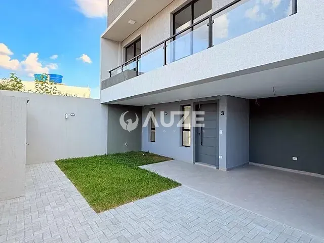 Sobrado com 120m² 3 quartos e 2 banheiros, à venda, no bairro Capão Raso em Curitiba
