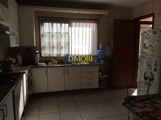 Sobrado com 80m² 3 quartos e 3 banheiros, à venda, no bairro Caça e Pesca em Gravataí