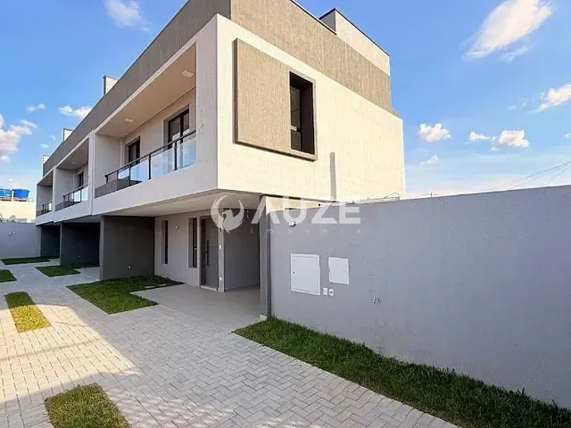 Sobrado com 120m² 3 quartos e 2 banheiros, à venda, no bairro Capão Raso em Curitiba
