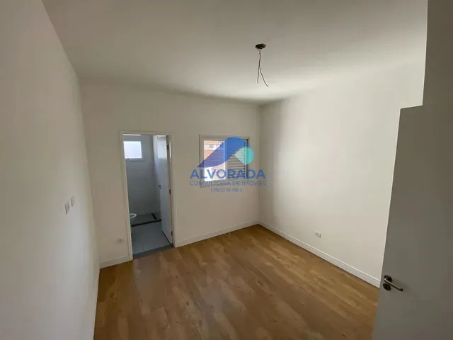 Sobrado com 120m² 3 quartos e 1 banheiro, à venda, no bairro Jardim das Indústrias em São José Dos Campos