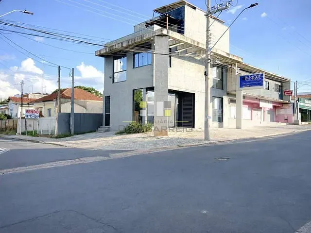 Sobrado à venda, no bairro Centro em Sumaré