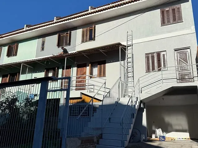 Sobrado 2 quartos e 2 banheiros, à venda, no bairro Presidente Vargas em Caxias do Sul