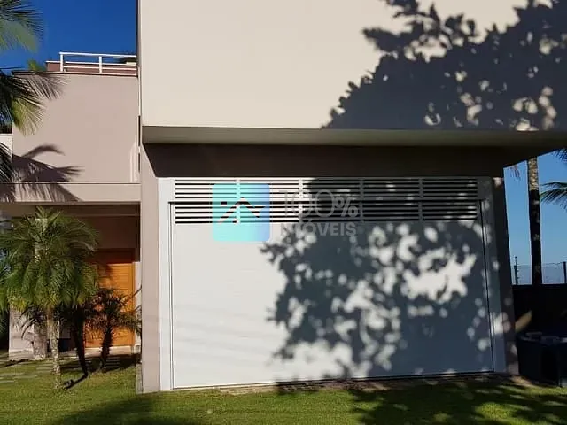 Sobrado com 630m² 4 quartos e 4 banheiros, à venda ou para alugar, no bairro Santa Cruz em Não informado