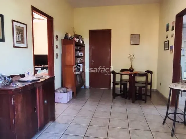 Sobrado com 679m² 5 quartos e 4 banheiros, à venda, no bairro Vila Carlota em Campo Grande