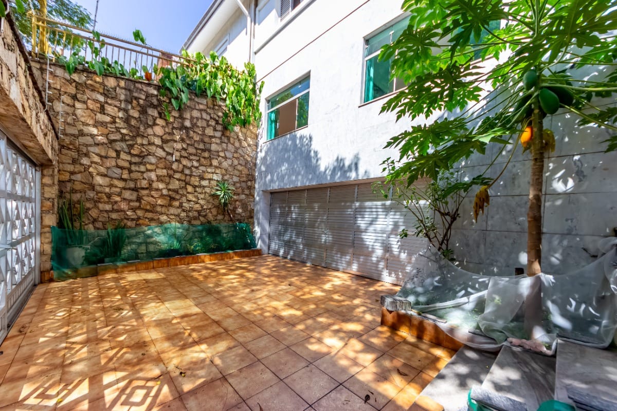 Foto do Sobrado-Sobrado para venda em Bosque da Saúde com 3 quartos, sendo 1 suíte, 197m²