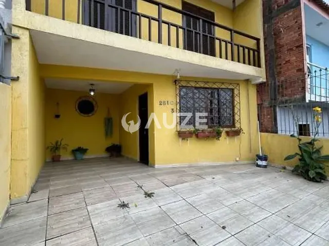 Sobrado com 123m² 3 quartos e 3 banheiros, à venda, no bairro Santa Cândida em Curitiba