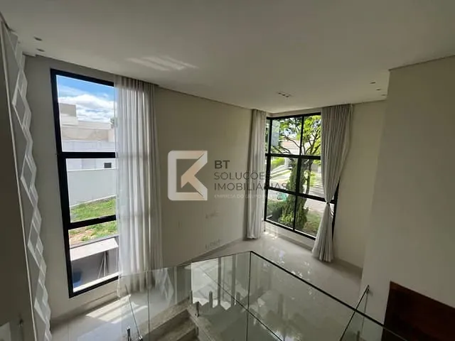 Sobrado com 420m² 3 quartos e 4 banheiros, à venda ou para alugar, no bairro Jardim Reserva Bom Viver de Indaiatuba em Indaiatuba