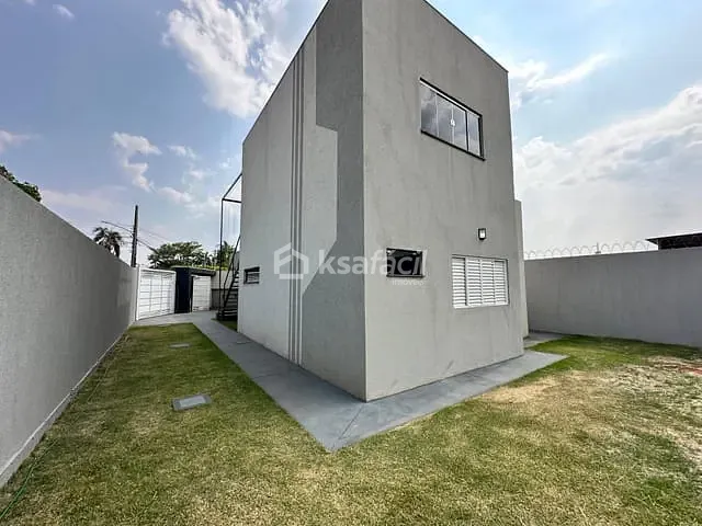 Sobrado com 444m² 3 quartos e 2 banheiros, à venda, no bairro Vila Palmira em Campo Grande