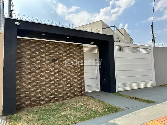 Sobrado com 444m² 3 quartos e 2 banheiros, à venda, no bairro Vila Palmira em Campo Grande