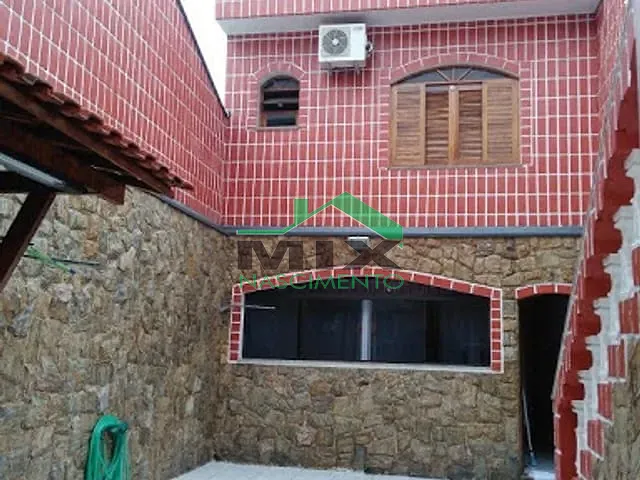 Casa com 264m² 3 quartos e 6 banheiros, à venda, no bairro Taboão em São Bernardo do Campo