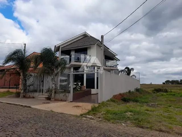 Sobrado com 258m² 3 quartos e 3 banheiros, à venda, no bairro Batel em Guarapuava
