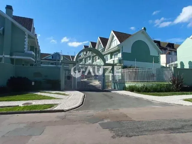 Sobrado com 160m² 3 quartos e 2 banheiros, à venda, no bairro Uberaba em Curitiba