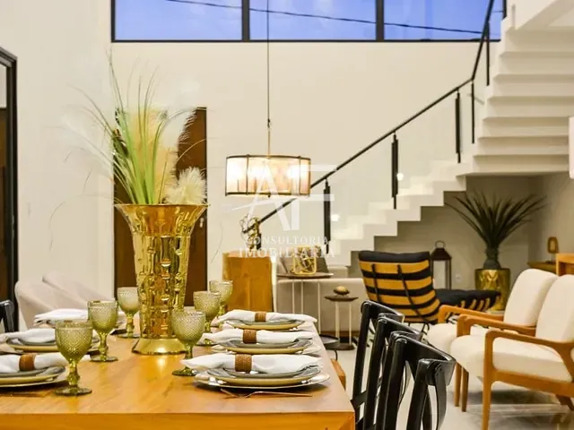 Sobrado com 313m² 4 quartos e 3 banheiros, à venda, no bairro Jardim Baronesa em Taubaté