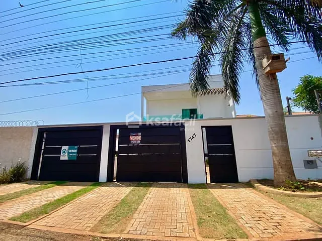 Sobrado com 360m² 4 quartos e 5 banheiros, à venda, no bairro Jardim Santa Emília em Campo Grande
