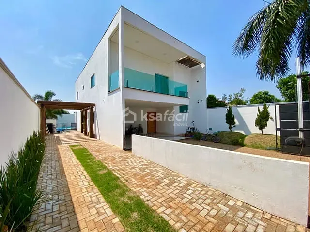 Sobrado com 360m² 4 quartos e 5 banheiros, à venda, no bairro Jardim Santa Emília em Campo Grande