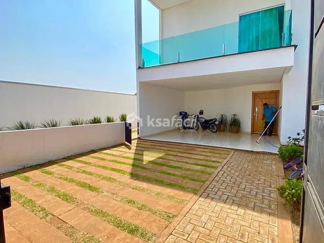 Sobrado com 360m² 4 quartos e 5 banheiros, à venda, no bairro Jardim Santa Emília em Campo Grande