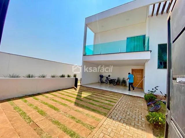 Sobrado com 360m² 4 quartos e 5 banheiros, à venda, no bairro Jardim Santa Emília em Campo Grande