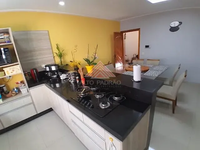 Sobrado com 125m² 3 quartos e 2 banheiros, à venda, no bairro Jardim Pedroso em Mauá