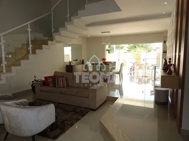 Sobrado com 275m² 3 quartos e 4 banheiros, à venda, no bairro Loteamento Residencial Campos do Conde II em Tremembé