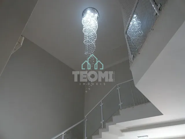 Sobrado com 275m² 3 quartos e 4 banheiros, à venda, no bairro Loteamento Residencial Campos do Conde II em Tremembé