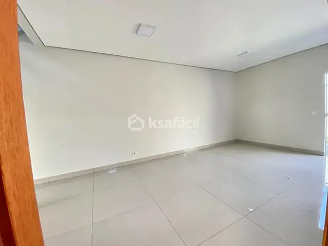 Sobrado com 116m² 3 quartos e 3 banheiros, à venda, no bairro Guanandi em Campo Grande