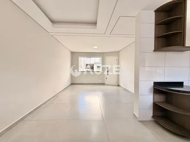 Sobrado com 78m² 3 quartos e 1 banheiro, à venda, no bairro Pinheirinho em Curitiba