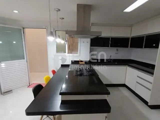 Casa 3 quartos e 5 banheiros, à venda, no bairro Horto Florestal em São Paulo