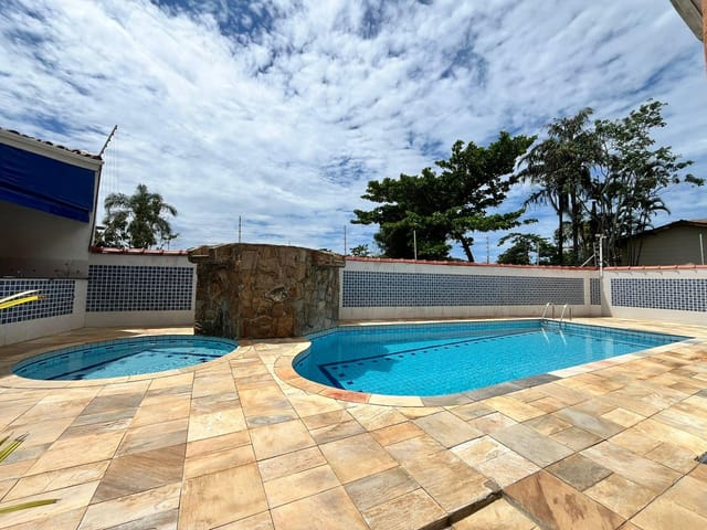 Sobrado com 86m² 3 quartos e 3 banheiros, à venda, no bairro Centro em Bertioga