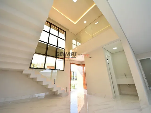 Sobrado com 300m² 3 quartos e 5 banheiros, à venda, no bairro Jardim Residencial Dona Lucilla em Indaiatuba