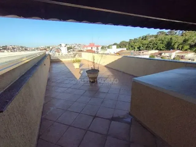 Sobrado com 390m² 4 quartos e 6 banheiros, à venda, no bairro Jardim Guapituba em Mauá
