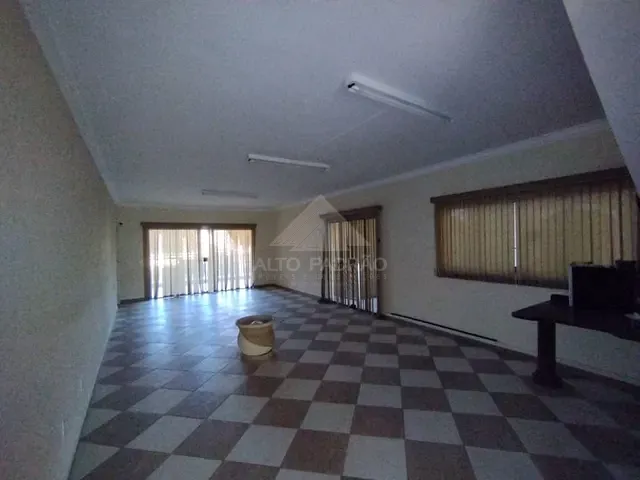 Sobrado com 390m² 4 quartos e 6 banheiros, à venda, no bairro Jardim Guapituba em Mauá