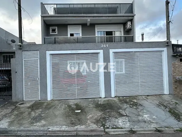 Sobrado com 300m² 4 quartos e 3 banheiros, à venda, no bairro Sítio Cercado em Curitiba