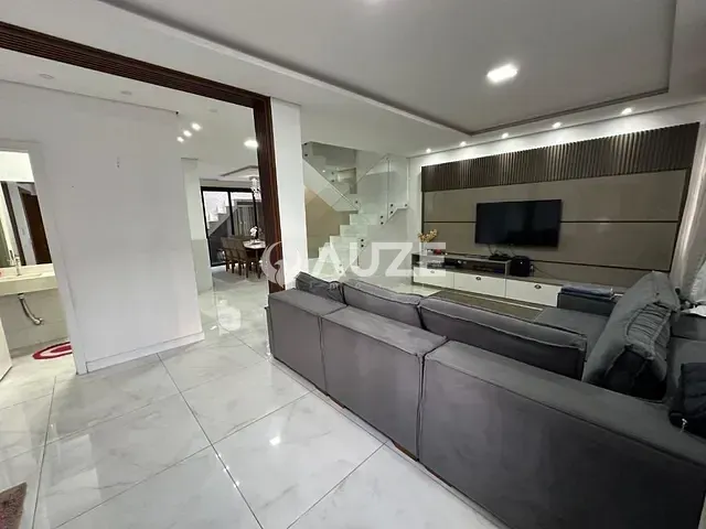 Sobrado com 300m² 4 quartos e 3 banheiros, à venda, no bairro Sítio Cercado em Curitiba