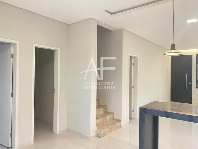 Sobrado com 250m² 3 quartos e 2 banheiros, à venda, no bairro Residencial Colinas em Caçapava