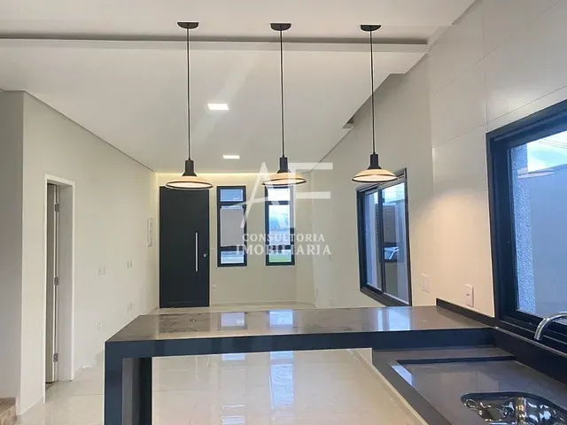 Sobrado com 250m² 3 quartos e 2 banheiros, à venda, no bairro Residencial Colinas em Caçapava