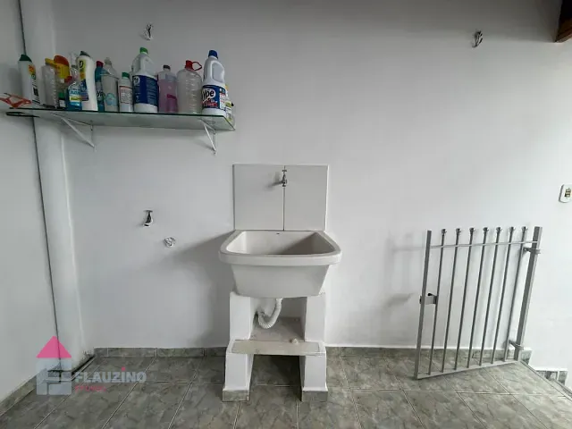 Sobrado com 100m² 2 quartos e 2 banheiros, para alugar, no bairro Jardim Maria Virginia em São Paulo