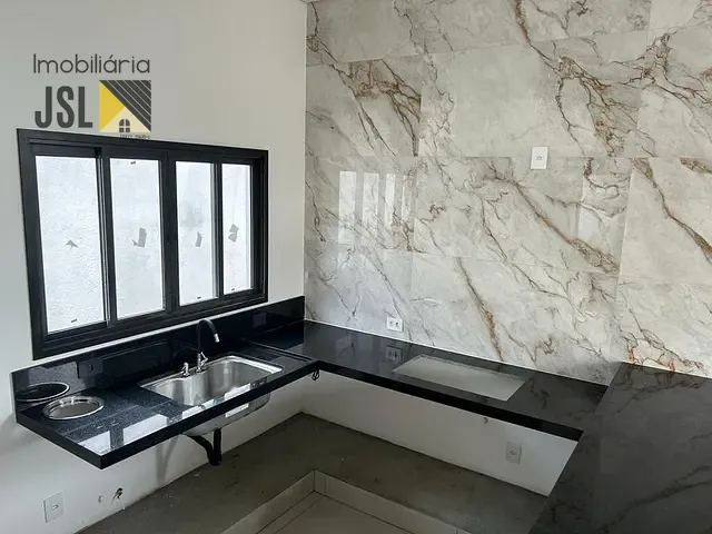 Sobrado com 250m² 3 quartos e 3 banheiros, à venda, no bairro Residencial Colinas em Caçapava