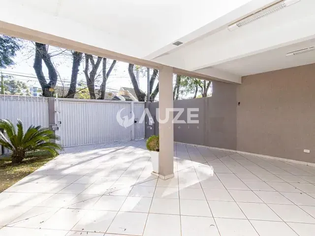 Sobrado com 330m² 3 quartos e 6 banheiros, à venda, no bairro Água Verde em Curitiba