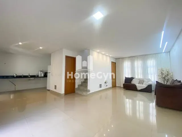 Sobrado com 115m² 3 quartos e 4 banheiros, para alugar, no bairro Vila Maria em Aparecida de Goiânia