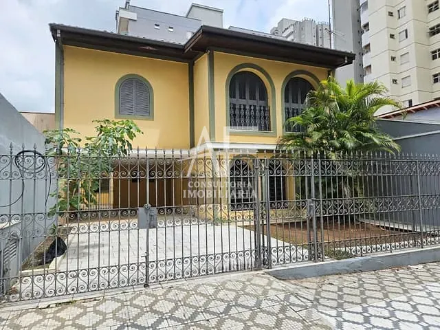 Sobrado com 300m² 5 quartos e 3 banheiros, à venda, no bairro Santa Luzia em Taubaté